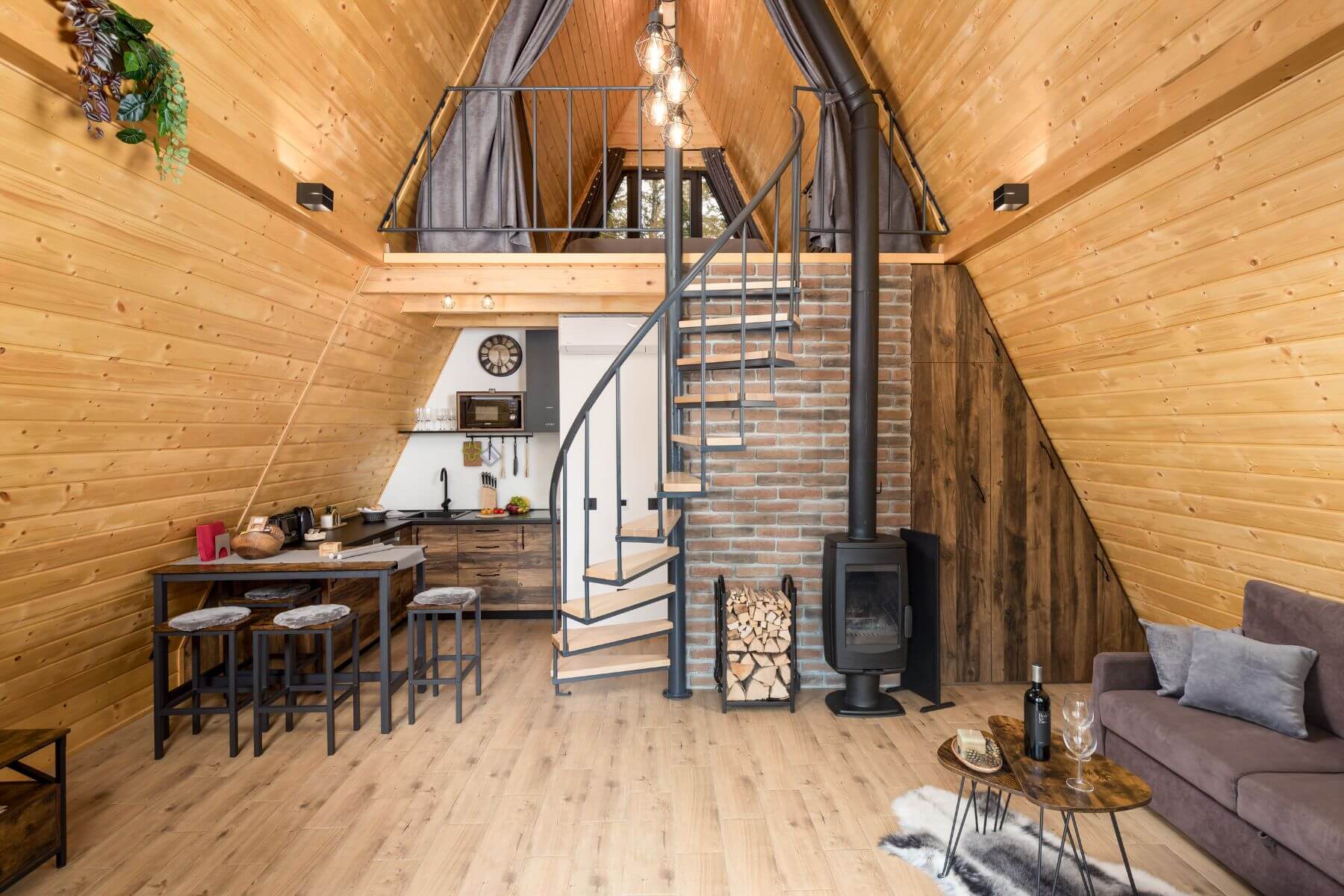 Tisa i Borovica dnevni boravak